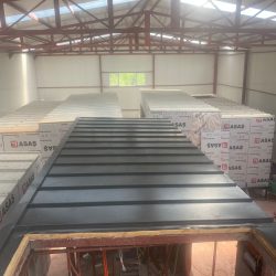 beton kiremit, baca, duvar dibi, yalitim bandi, cati penceresi, kuru mahya sistemi, aluminyum, baski citasi, nefes alan su yalitimi, buhar dengeleyici, nem bariyeri, buhar kesici, vadi dere, baca sapkasi, kuru mahya sistemi, mahya bandi, asik tasima, mahya, kenet, kenet cati, kenet çatı, cati, çatı, bursa, beton kiremit, kiremit, tamir, tadilat, degisim, insaat, inşaat, muteahhit, mimar, ev, villa, tiny house, sandvich panel, sandviç panel, shingle, şıngıl, membran, harpusta, trapez, sac, cati cikis kapagi, cati penceresi, havalandirma bacasi, pvc, prusa cati, prusa cati sistemleri, vadi dere, mail dere, cati aksesuarlari, kiremit cati, prusa çatı, ahap konstruksiyon, ahsap cati, celik konstruksiyon, celik cati, kenet cati, kenet sistem, kenet kaplama