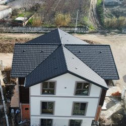 beton kiremit, baca, duvar dibi, yalitim bandi, cati penceresi, kuru mahya sistemi, aluminyum, baski citasi, nefes alan su yalitimi, buhar dengeleyici, nem bariyeri, buhar kesici, vadi dere, baca sapkasi, kuru mahya sistemi, mahya bandi, asik tasima, mahya, kenet, kenet cati, kenet çatı, cati, çatı, bursa, beton kiremit, kiremit, tamir, tadilat, degisim, insaat, inşaat, muteahhit, mimar, ev, villa, tiny house, sandvich panel, sandviç panel, shingle, şıngıl, membran, harpusta, trapez, sac, cati cikis kapagi, cati penceresi, havalandirma bacasi, pvc, prusa cati, prusa cati sistemleri, vadi dere, mail dere, cati aksesuarlari, kiremit cati, prusa çatı, ahap konstruksiyon, ahsap cati, celik konstruksiyon, celik cati, kenet cati, kenet sistem, kenet kaplama